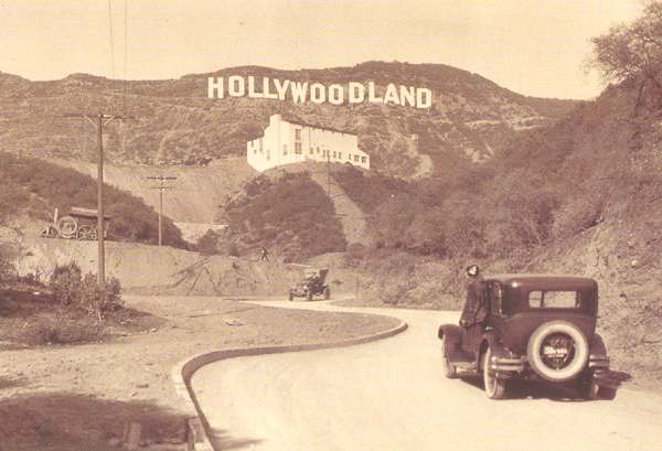[Los_Angeles_hollywoodland_sign.jpg]