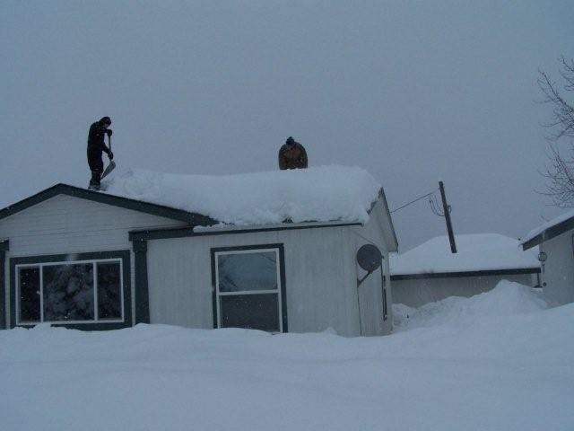 [Will+&+Ken+doing+roof+of+Marlene's+house+020.jpg]