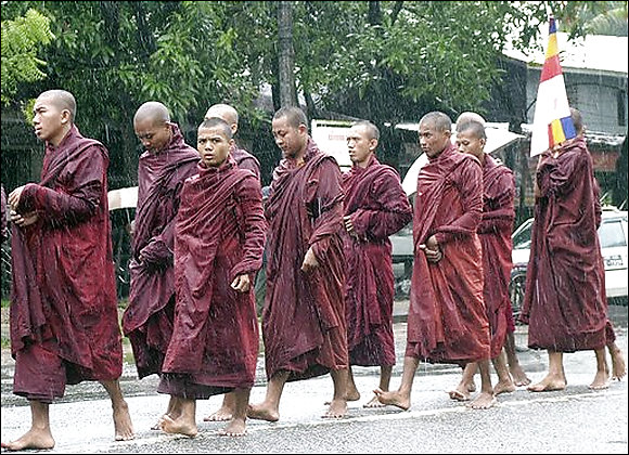 [myanmar-monks-protest2007.jpg]