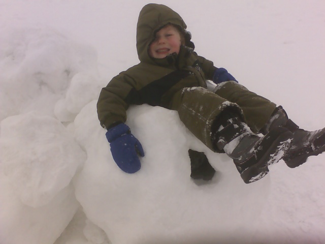 [Finn+in+snowball+small.jpg]