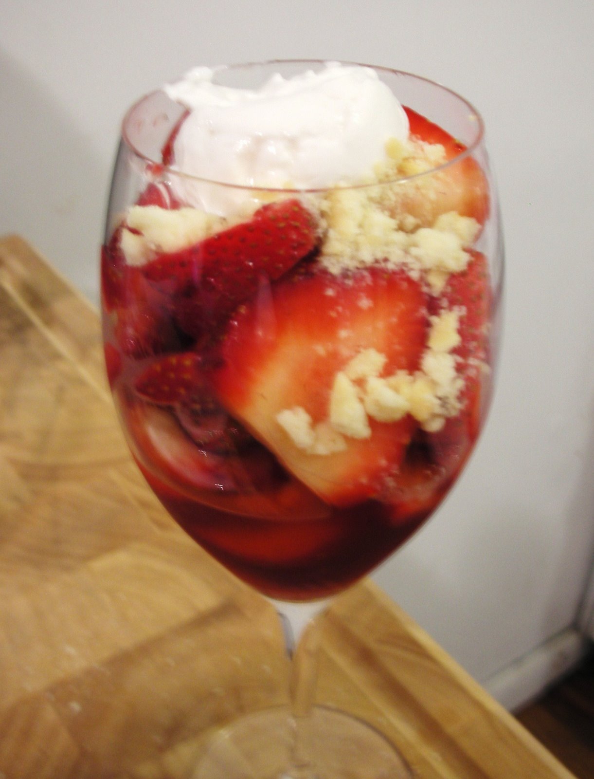 [Strawberries+with+Almond+Topping.JPG]