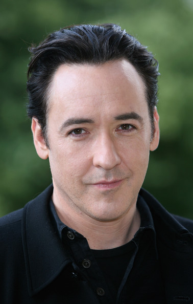 [John+Cusack+poses+on+17+June+2008,+before+the+Release+of+Shanghai,+a+new+film+cuurently+being+filmed+in+London,+England.jpg]