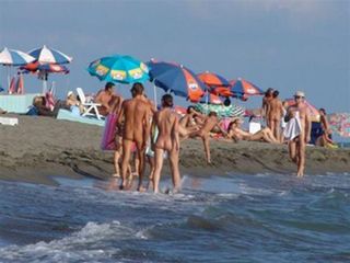 [nude+beach+in+albania.JPG_thumb.jpg]