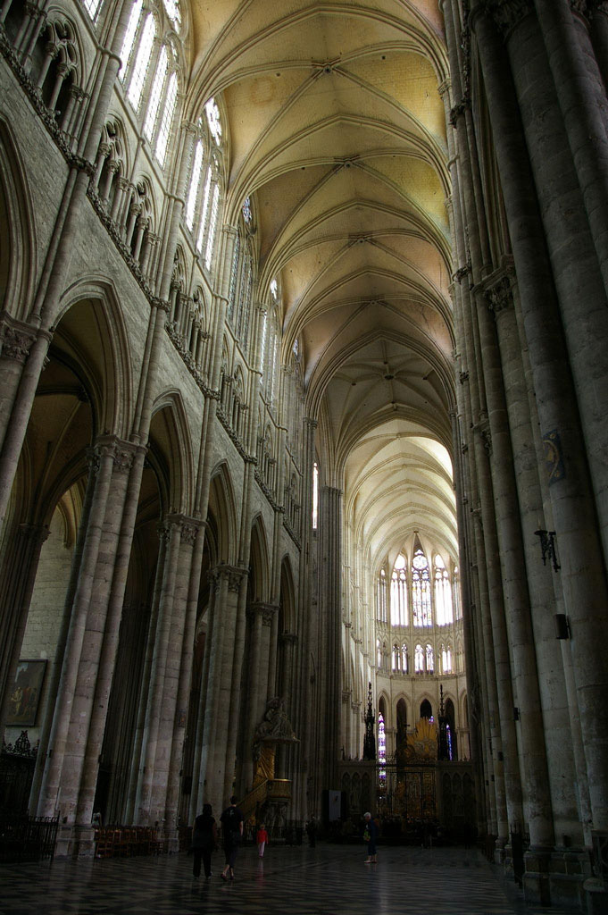 [b--Amiens-cathedral.jpg]