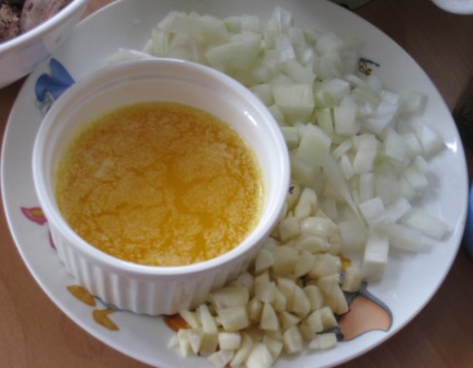 [4.garlic_onions_butter.JPG]