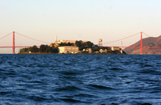 [tn_400_aimg_9593_alcatraz_lighthouse.jpg]