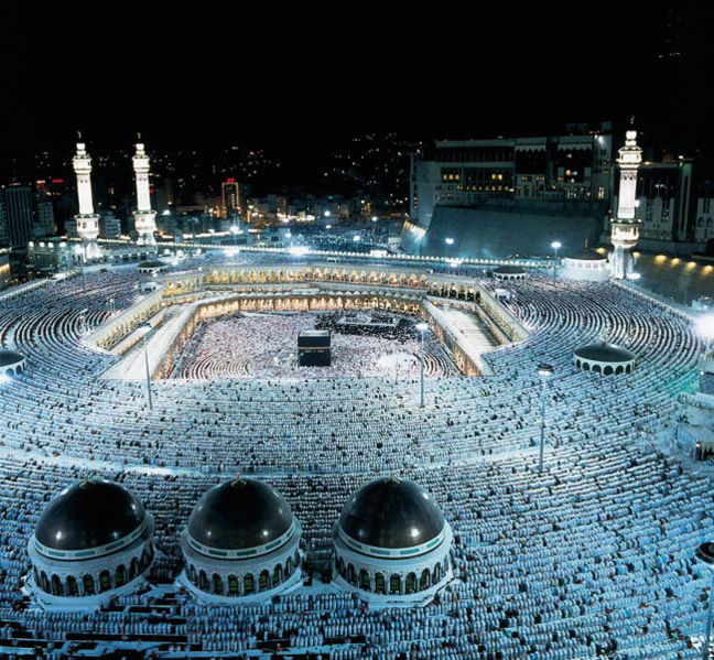 [648px-Masjid_Al_Haram_in_the_night.jpg]