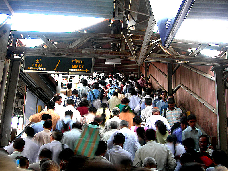 crowds at andheri railway station