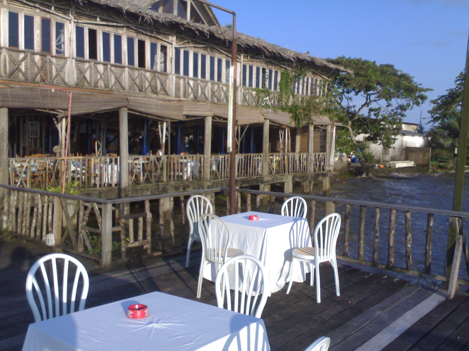 [Restaurant+at+the+waterfront.jpg]