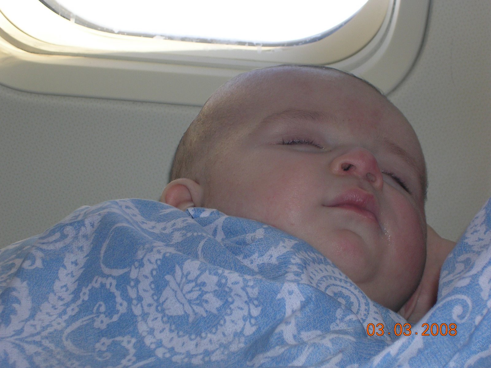 [Sleeping+on+the+Plane.jpg]