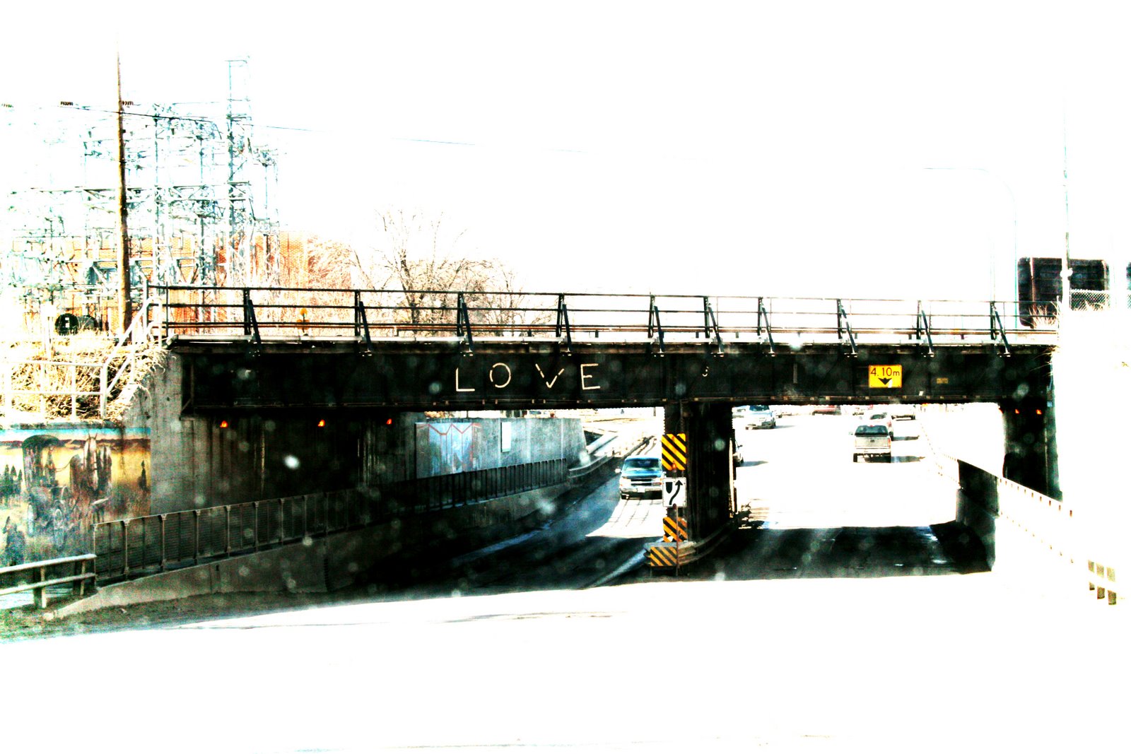 [love+bridge.jpg]