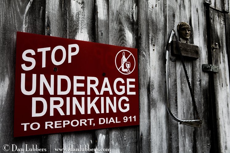 [underage_drinking_1381.jpg]
