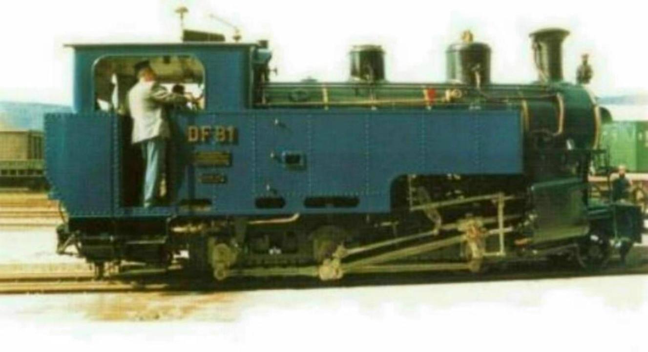[Steam_Locomotive_Tourist_Train.jpg]