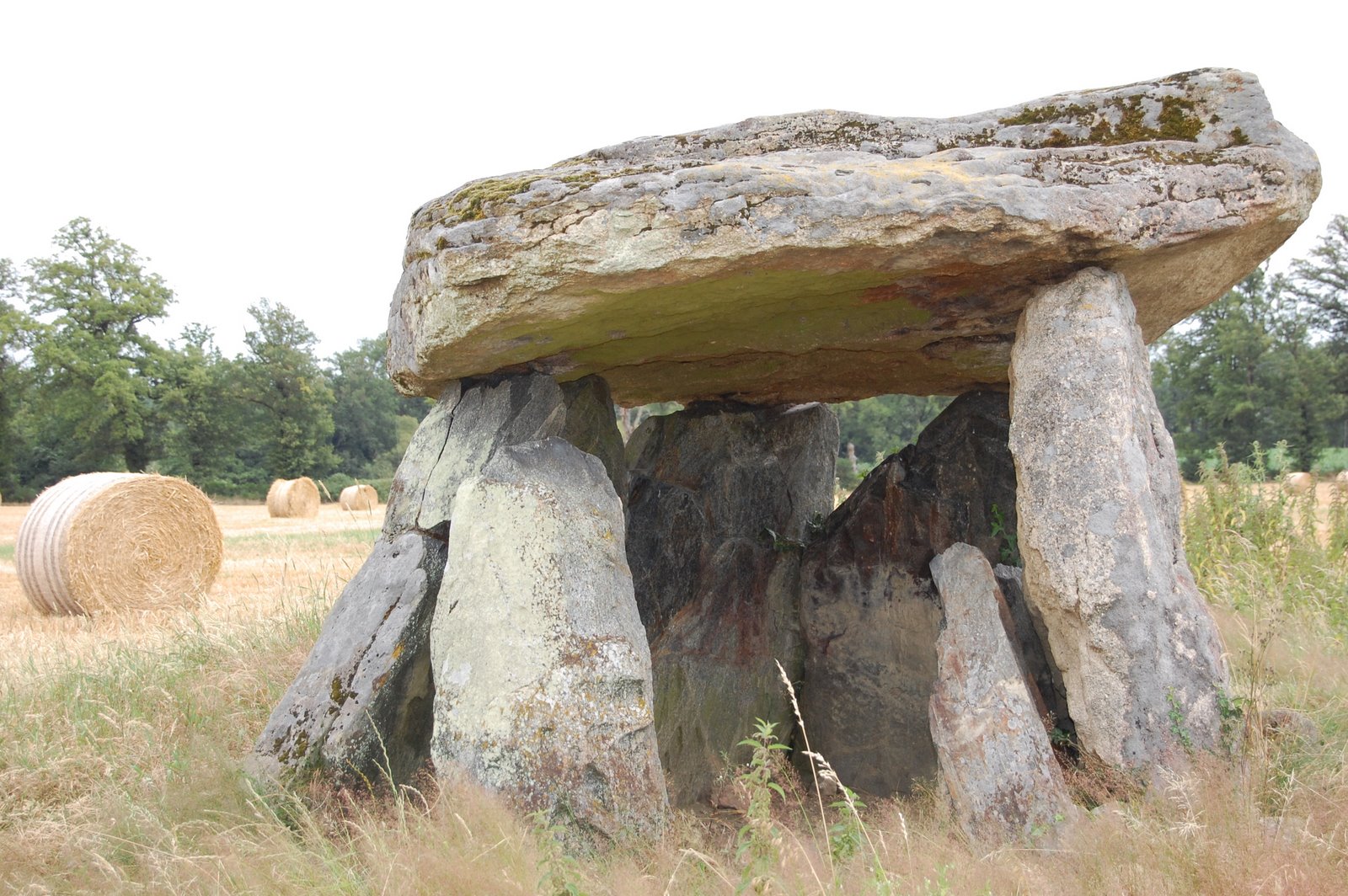 [dolmen.JPG]