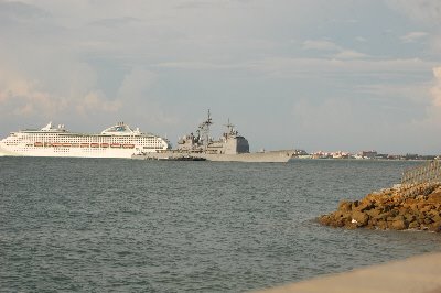 [Sun-Princess-Cruise-USS-Cape-St-George-thumb.jpg]