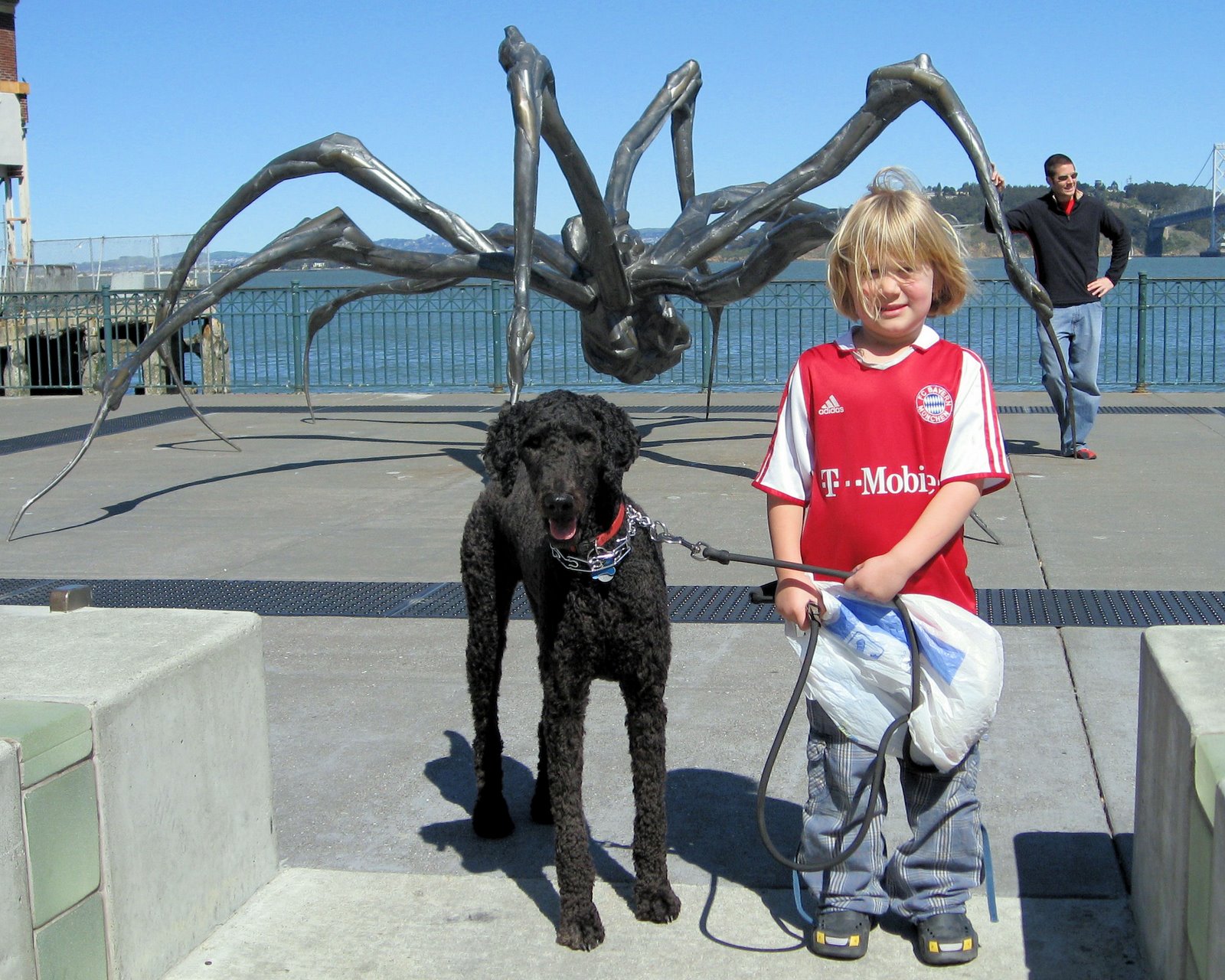 [Emmi,+Louie+and+the+spider.jpg]