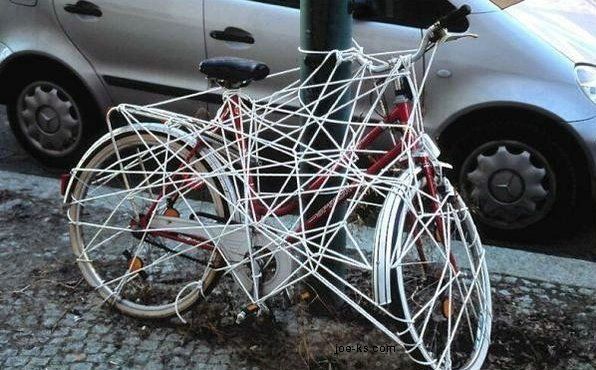 [blg-pd-pl-humor-insolitos-parking-bike.jpg]