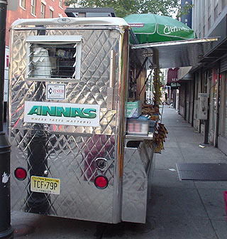 [anna's-food-cart-1.jpg]