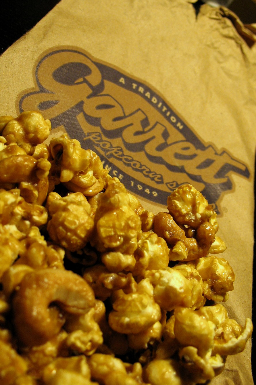 [Garrett+Cashew+Caramel+Popcorn.JPG]