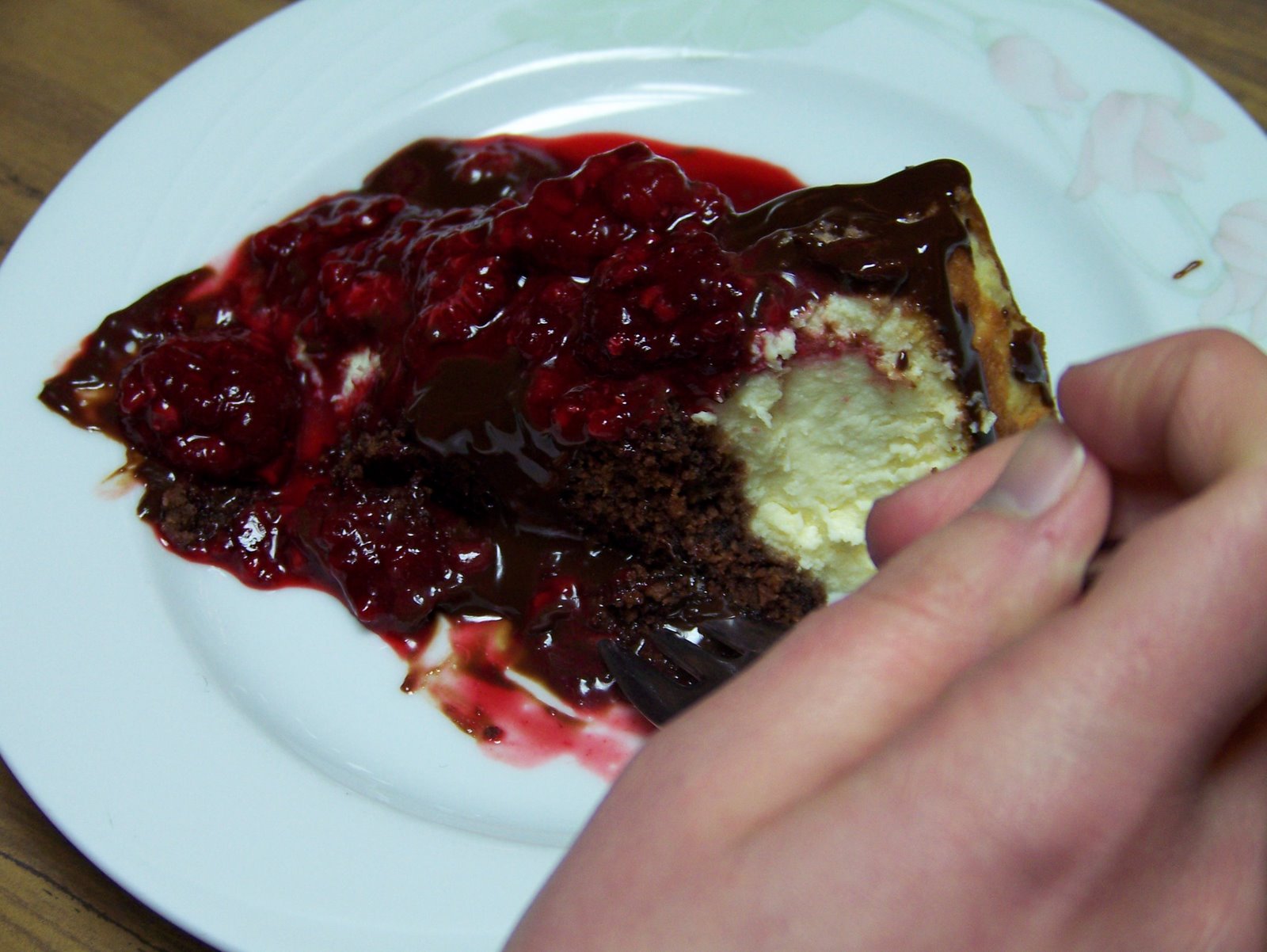 [cheesecake+plate.JPG]