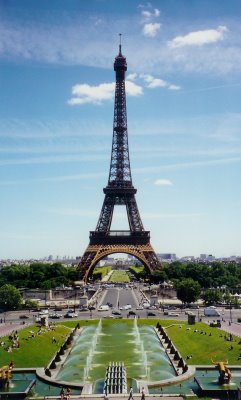 [Eiffel_Tower_from_Place_du_Trocad%C3%A9ro[1].jpg]