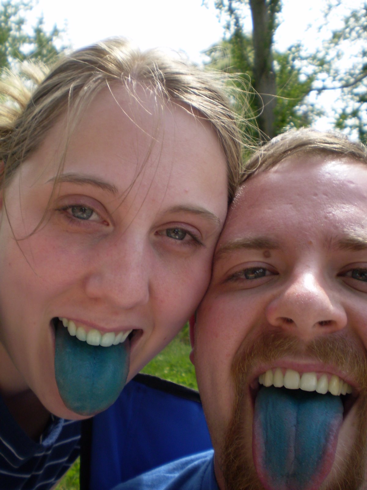 [Blue+Tongues.JPG]