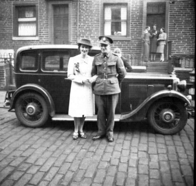 [1941+Halifax+Mae+Ralph+wedding+day.JPG]