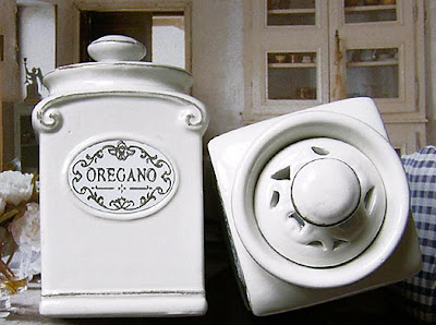 ażurowa ceramika - pojemniczki na przyprawy
