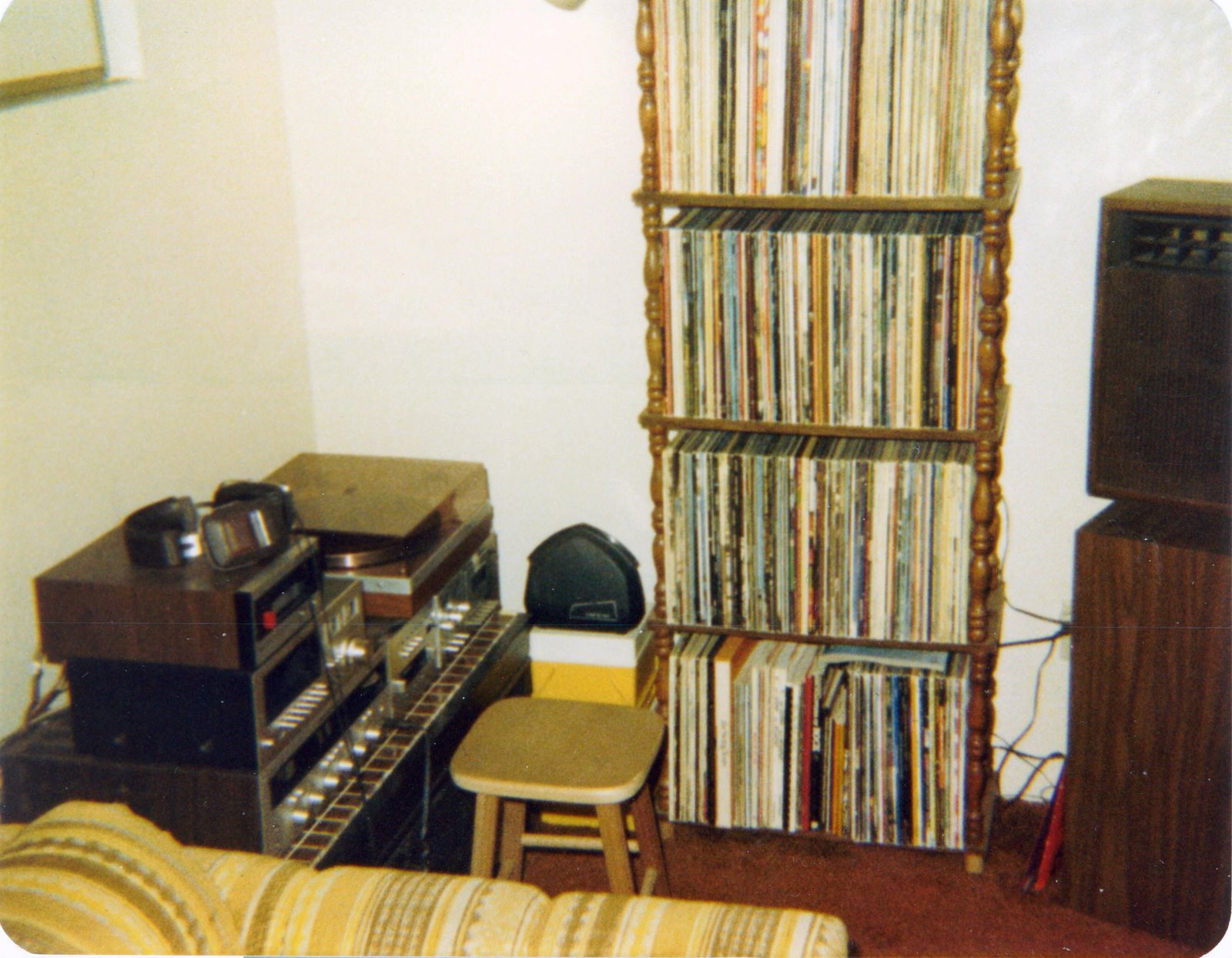 [My+Stereo+and+records+on+loft+in+T.O.+Nov+1980.jpg]