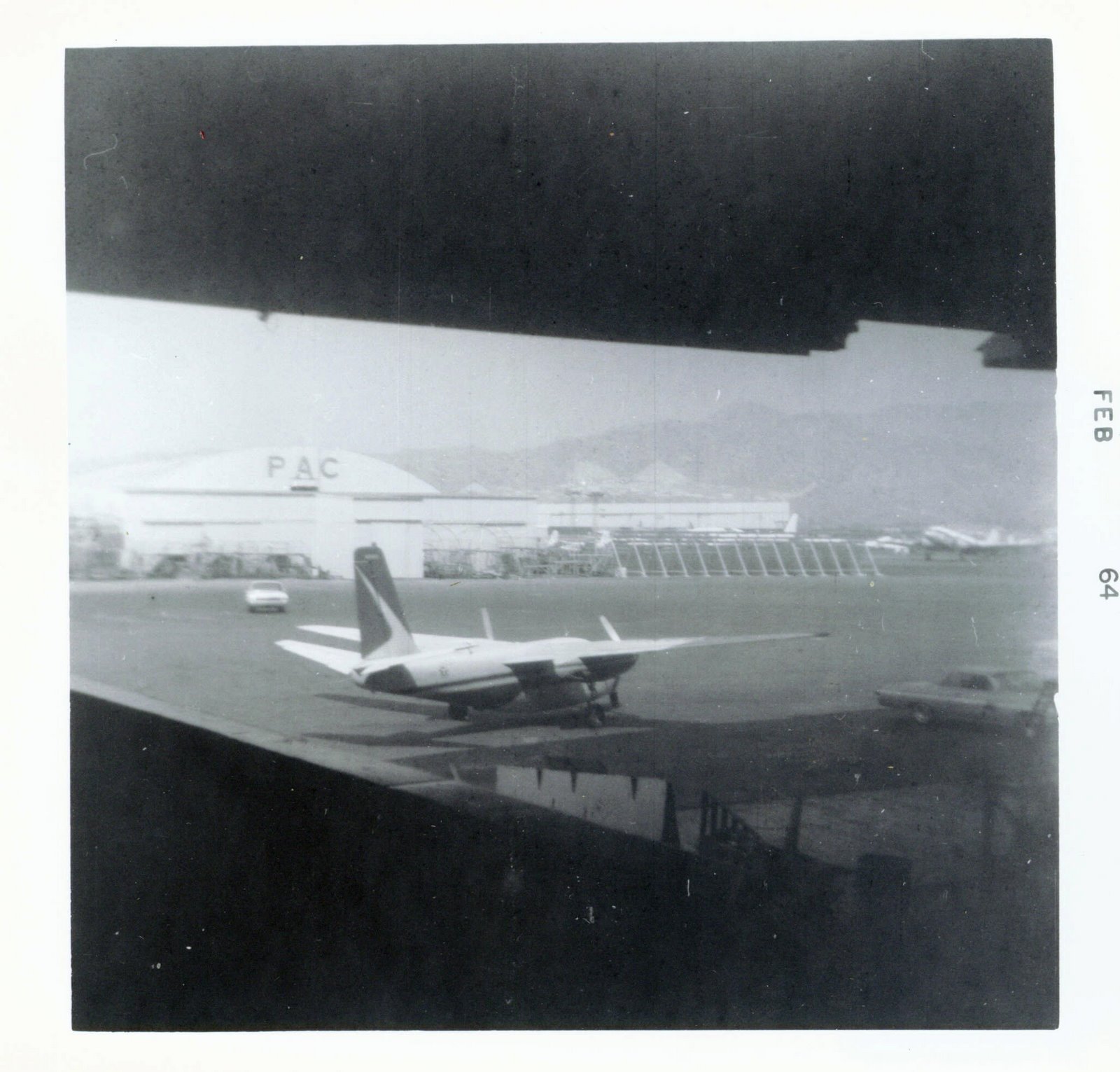 [Burbank+Airport+Feb+1964+from+FTL+Hangar.jpg]