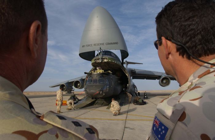 [Afghanistan.Australian+CH-47D+Chinook+A15-103+transported+by+U.S.+Air+Force+Reserve+C-5+Galaxy+Cargo+Aircraft.jpg]