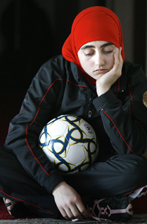 [Islam.Canada.hijab.soccer.jpg]