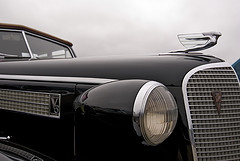 [Cadillac+hood+-+close-up.jpg]