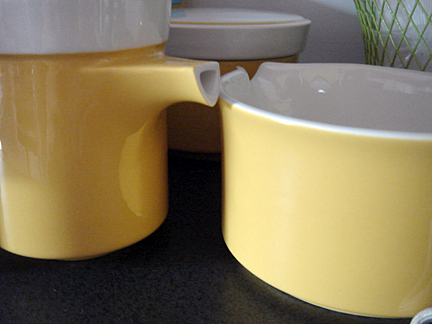 [yellow+pots.jpg]