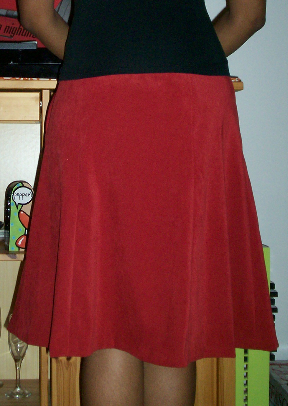[retro+red+skirt+back.jpg]
