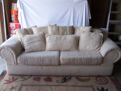 [Couch+Front.jpg]
