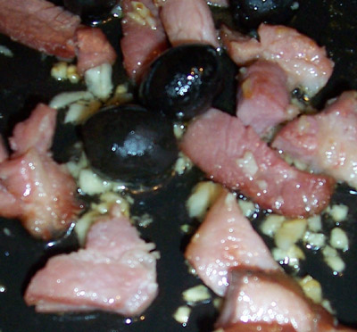 [bacon+and+olives.JPG]