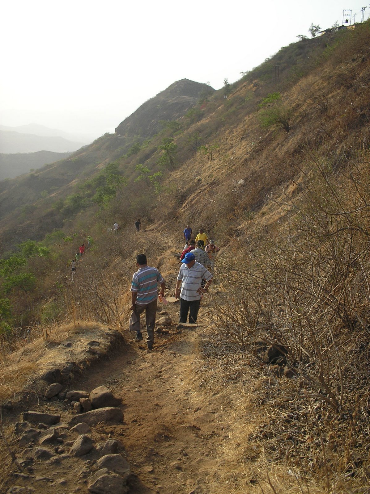 [sinhgad+thats+the+track.JPG]