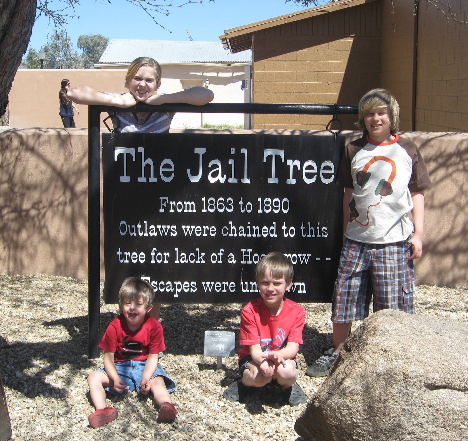 [kids+at+jail+tree.jpg]