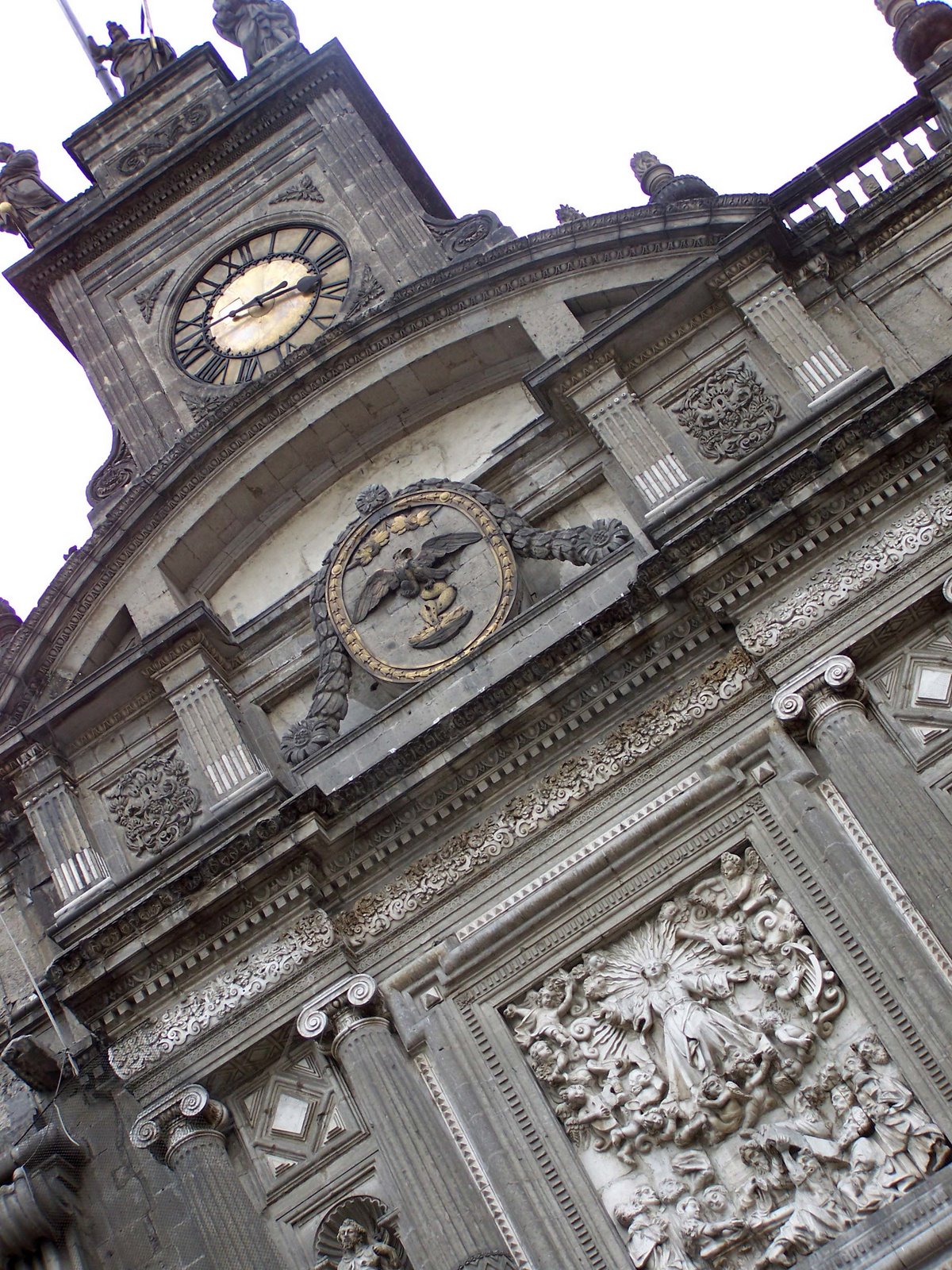[blog+zocalo+cathedral+front.jpg]