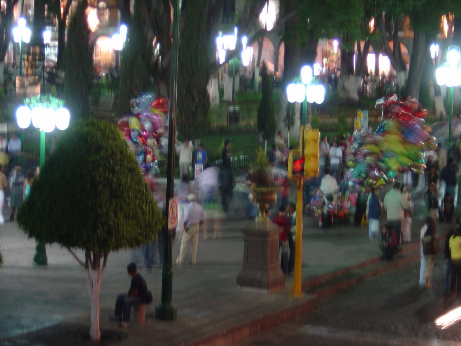 [a+Puebla+z+by+night.jpg]