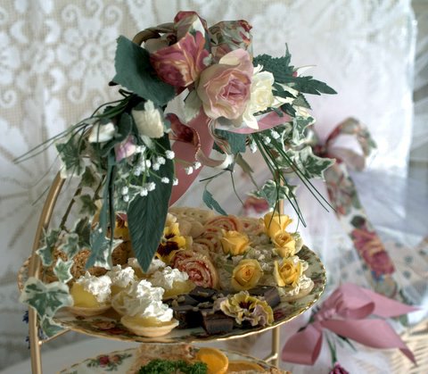 [3-Tiered+Tray+with+Fresh+Flowers.jpg]