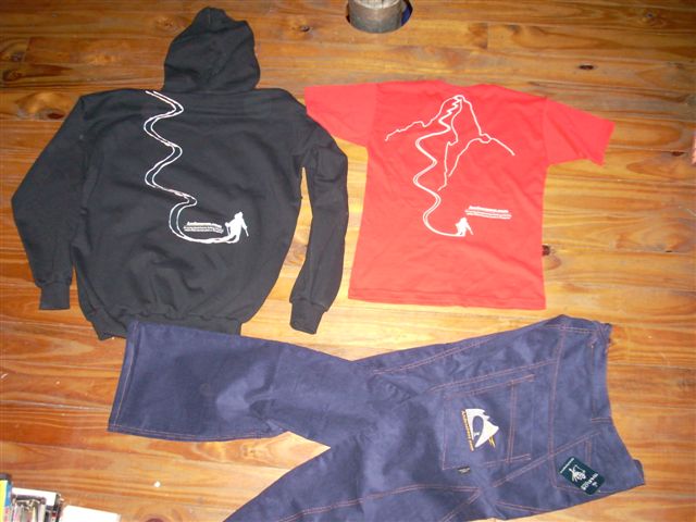 [Andescross+clothing.jpg]