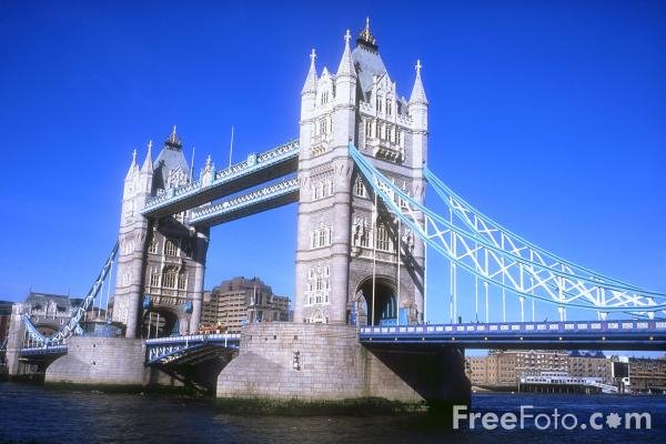 [31_01_2---Tower-Bridge--London--England_web.jpg]