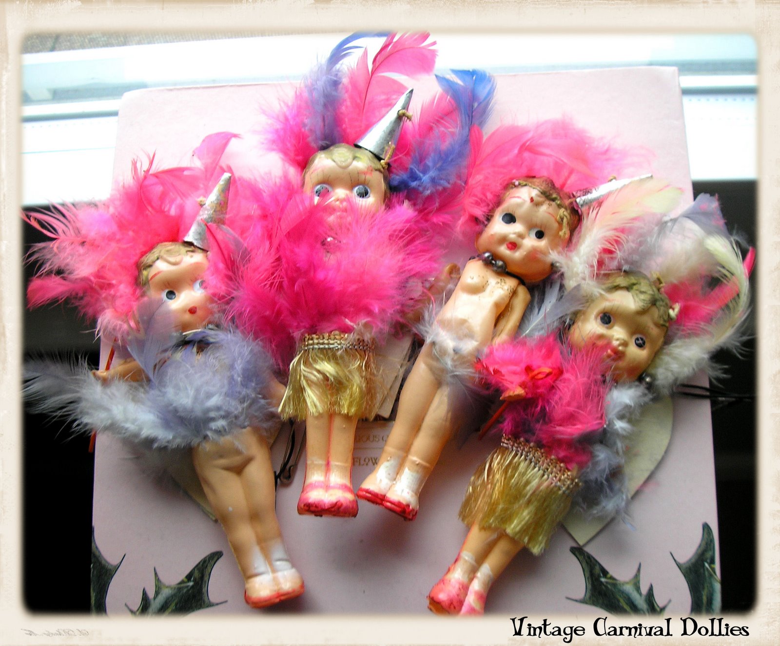 [carnival+dolls+old.jpg]