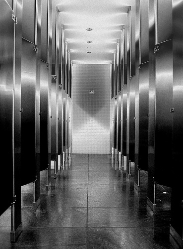 [bathroom+stalls.jpg]