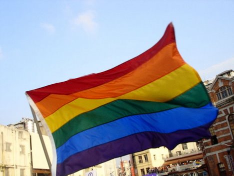 [gay_rainbow_flying_flag.jpg]