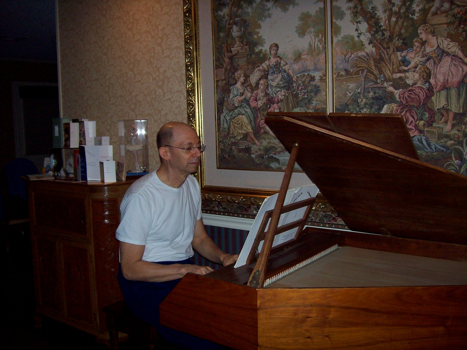 [dad+playing+harpsichord.jpg]