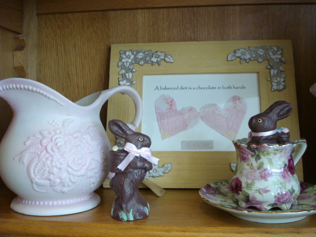 [chocolate+bunnies+in+tea+cups.JPG]