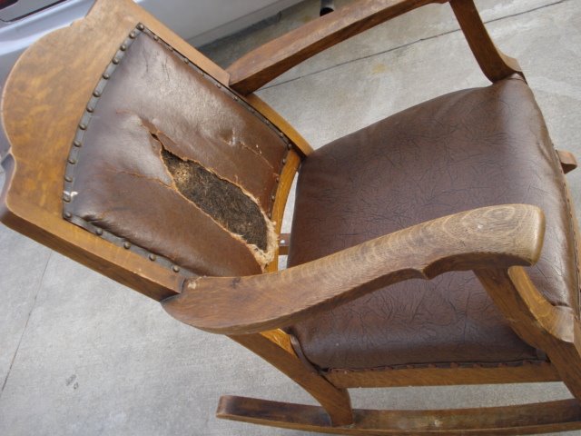 [chair+side.JPG]